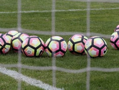 Tο γήπεδο έγινε «ρινγκ» - «Άγριο» ξύλο σε γυναικείο αγώνα ποδοσφαίρου (βίντεο)